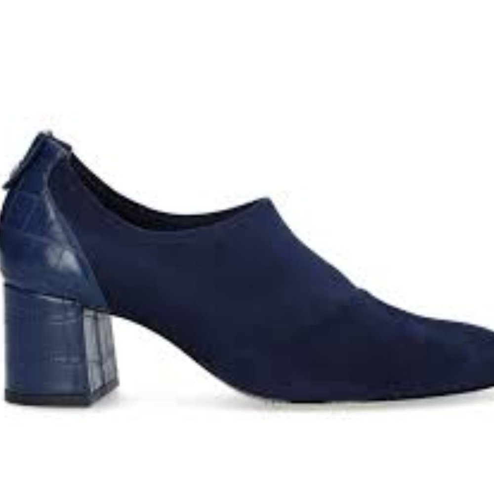 Bella Vita Caraway Black Shooties, Size 6